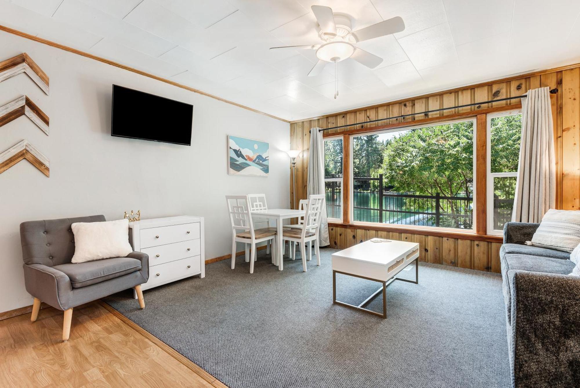 Bend Riverside Condos Near Downtown Bend Chambre photo