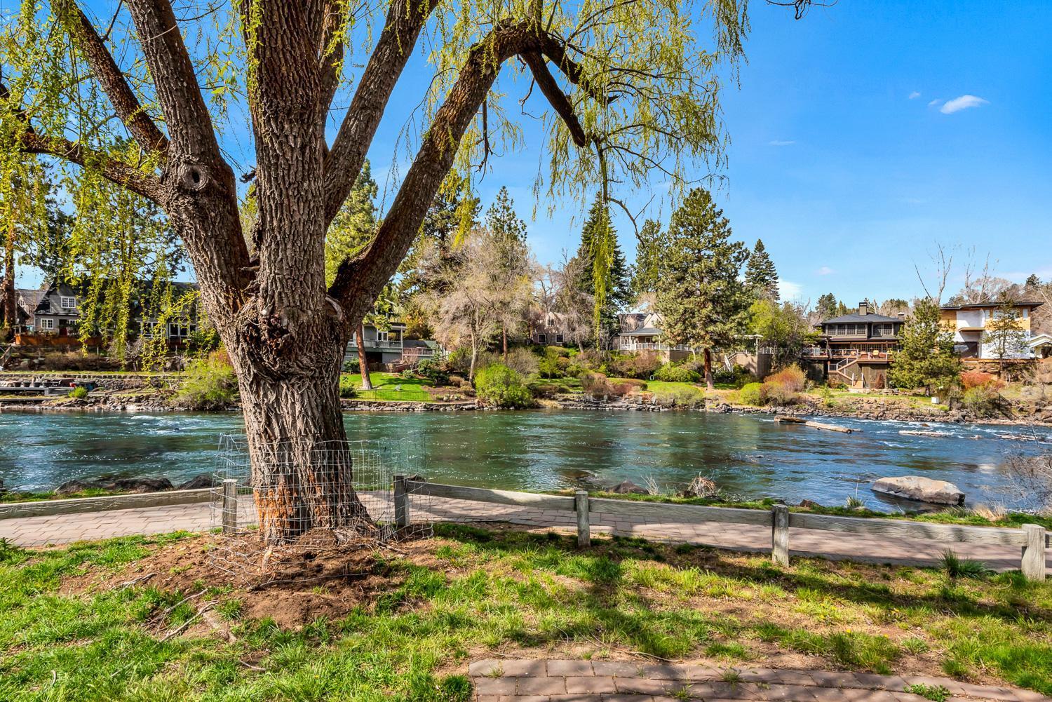 Bend Riverside Condos Near Downtown Bend Chambre photo